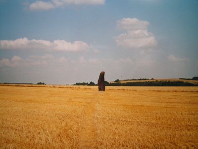 Klobuky - menhir Zkamenělý pastýř.jpg