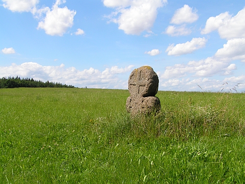 S - křížový kámen Stebno 2.jpg