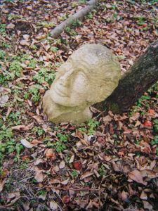Větřkovice - Příbor, ztracená mužská hlava.jpg