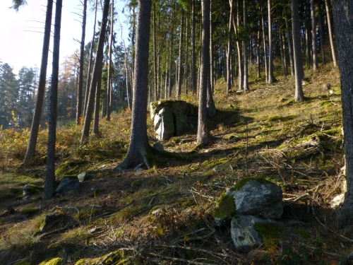 KB26 - Dolmen mazi Sousedovicemi a Zadními Zborovicemi