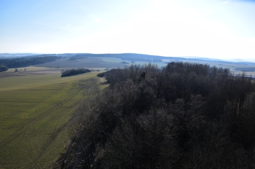 K7 - Pohled z plošiny na zalesněnou částl Kožichu